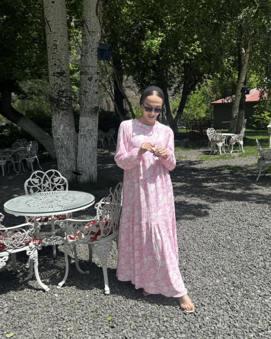 Pembe Çiçekli Elbise