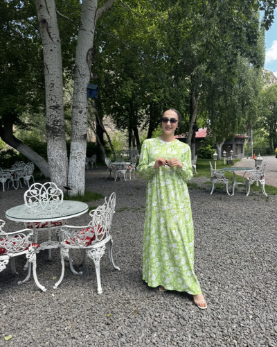 Yeşil Çiçekli Elbise